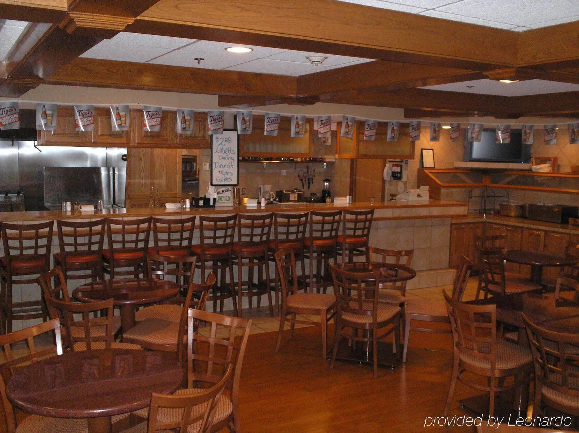 The Carlton Lodge Adrian Restaurant photo